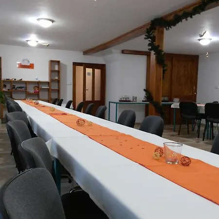 Podřipská Farma Farma *